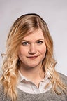 Portrait-Aufnahme von Julia Bangert, der Operations Managerin des B. Braun Heimdialyse Services. 