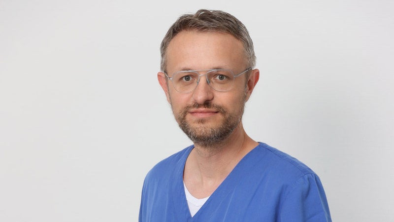 Dr. Simon Cerny